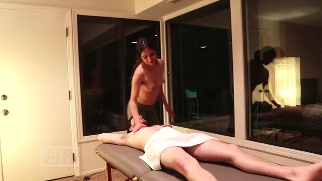 Poster: Robin Mae - Happy Ending Massage