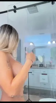 Poster: Vietbunny @vietbunnyy - Shower Tease POV