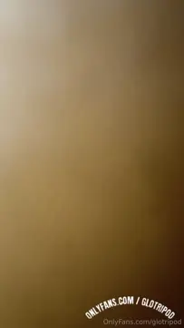 Poster: Cassie lenoir/cassie.lenoir - w/ Glotripod - OnlyFans