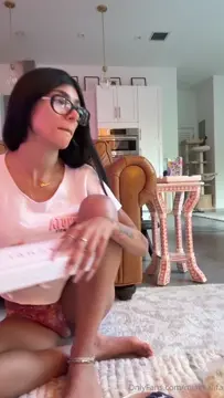 Poster: @MiaKhalifa – Live Stream – OnlyFans Exclusive