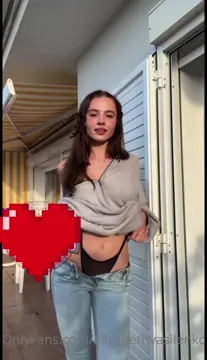 Poster: Elizabeth Vasilenko - Strip - OnlyFans