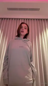 Poster: @Dainty Wilder – Stumbled On My Ex’s Old Hoodie In The Back Of My Closet… But It Honestly Looks So Much Fucking Better On Me – OnlyFans