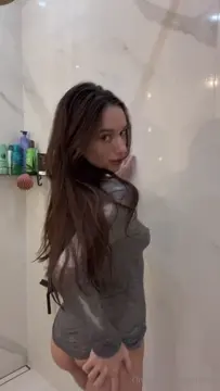 Poster: Gloria Sol @gloriasol - Shower tease POV Poster: Gloria Sol @gloriasol - Shower tease POV