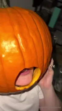 Poster: RedHeadWinter - Pumpkin Glory Hole - OnlyFans